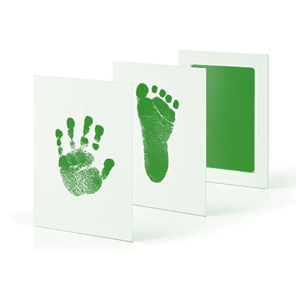 Capture your pet's paw prints safely with our non-toxic, ink-free footprint pad! Perfect for keepsakes! 🐾✨