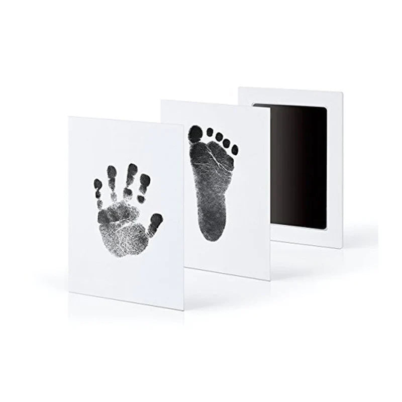 Capture your pet's paw prints safely with our non-toxic, ink-free footprint pad! Perfect for keepsakes! 🐾✨